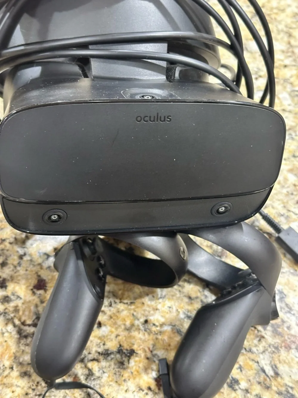 Oculus Rift Black VR Headset with Controllers